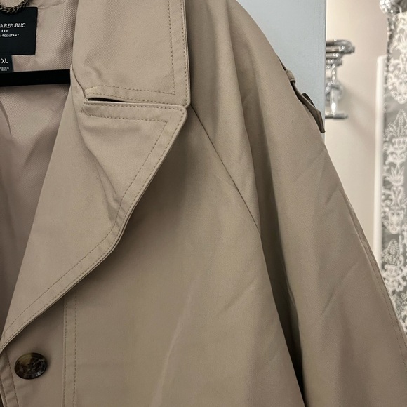 Banana Republic Beige Double-Breasted Coat - Picture 7 of 9